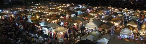 mercado: ropa y comida