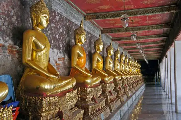 wat-suthat Imágenes de Buda en el Wat Suthat de Bangkok