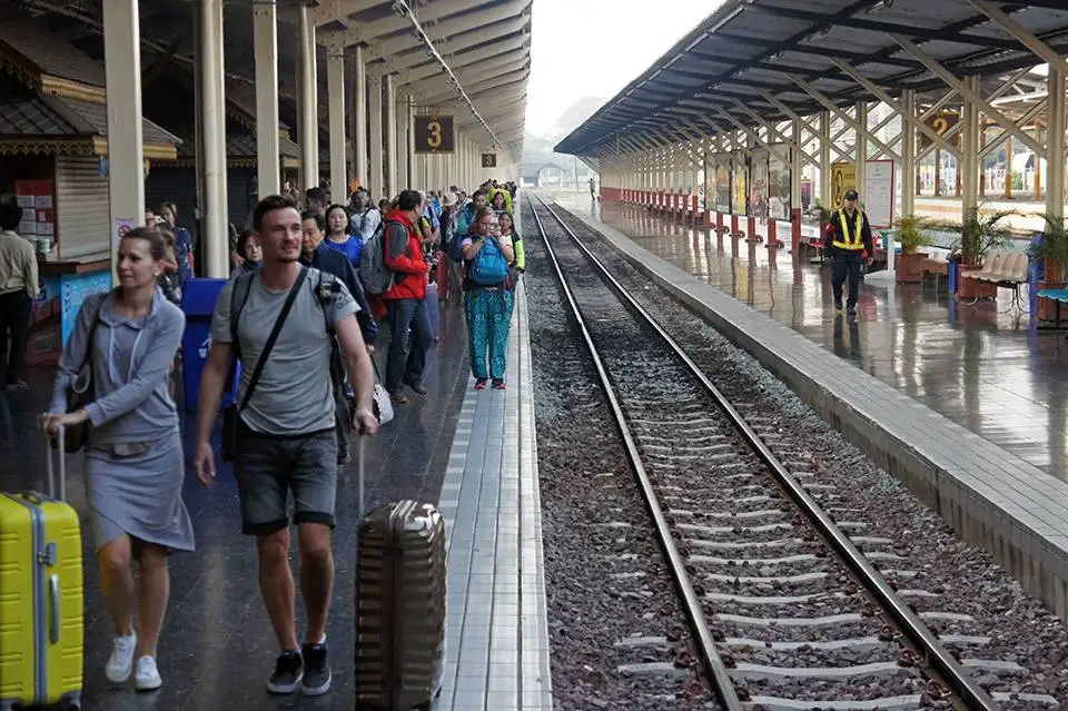 Tren-de-Bangkok-a-Chiang-Mai